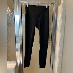 K Deer sneaker length leggings - size medium